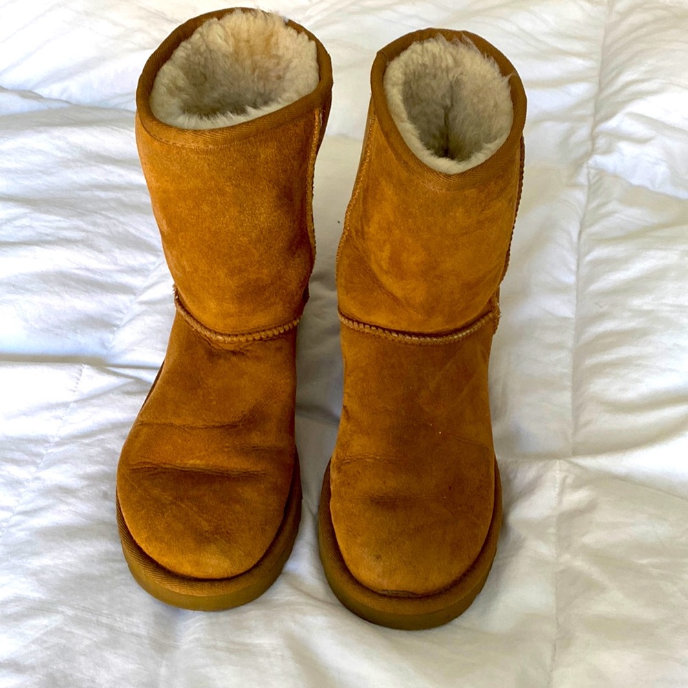 Size 6 UGGS